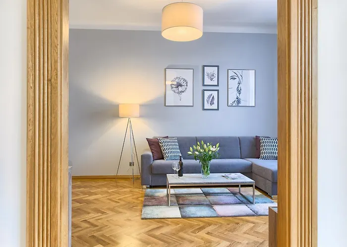 Spacious And Bright Apartment Dusni 13
