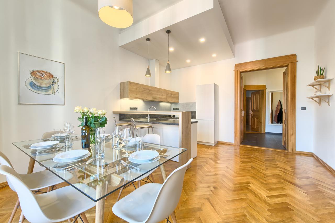 Spacious And Bright Dusni 13 Apartment *